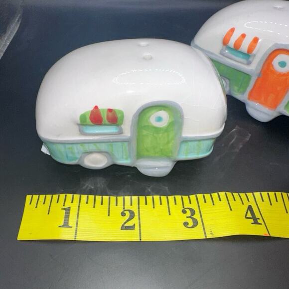 NWT BCL Beachcombers Coastal Life Campers Salt & Pepper Shakers Set - Picture 5 of 6